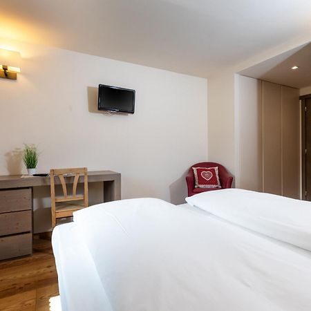 Hotel Cardo Isolaccia Esterno foto