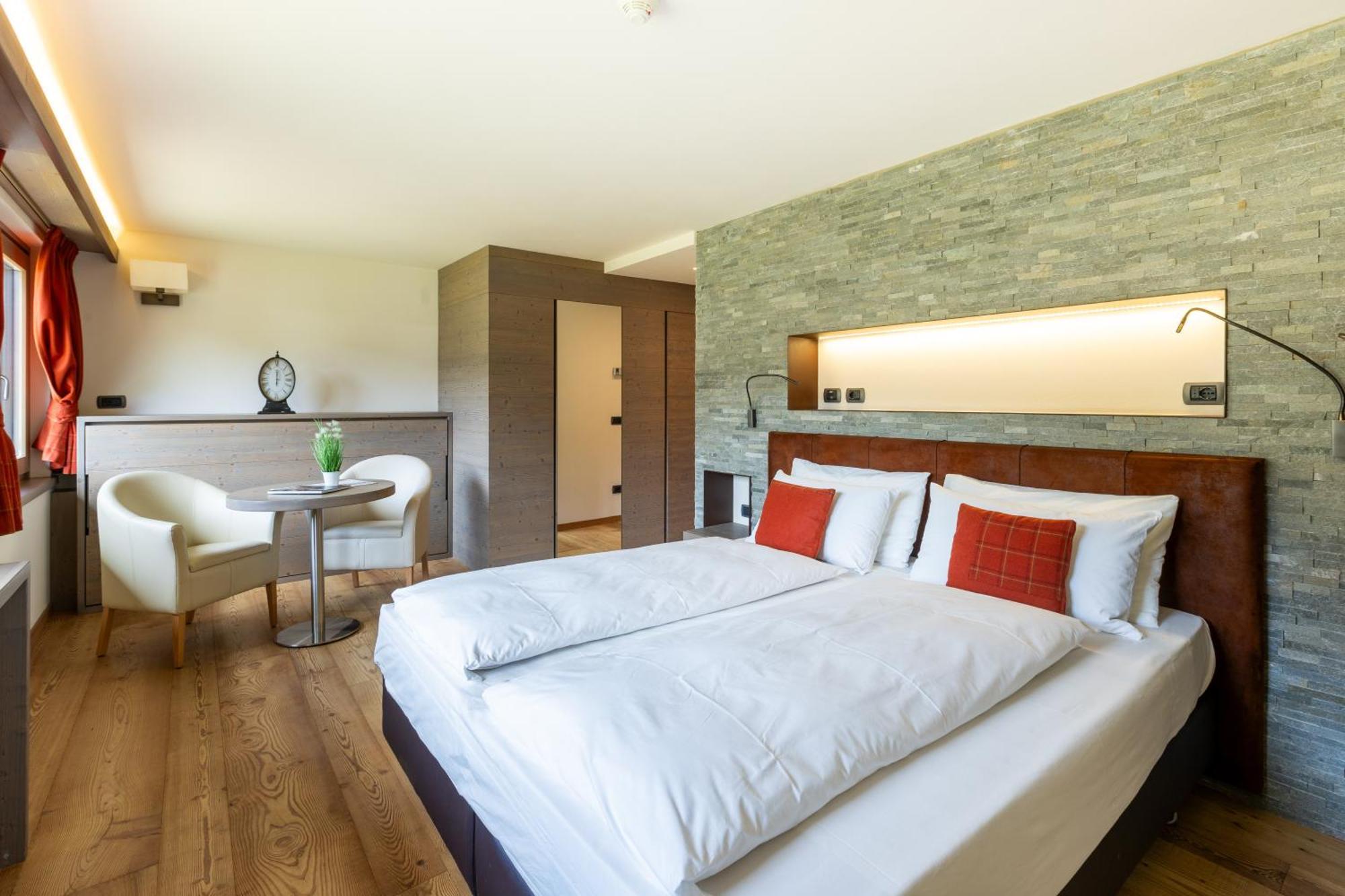 Hotel Cardo Isolaccia Esterno foto