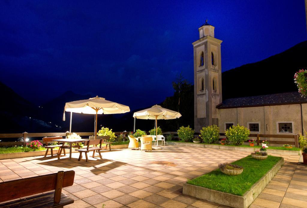 Hotel Cardo Isolaccia Esterno foto